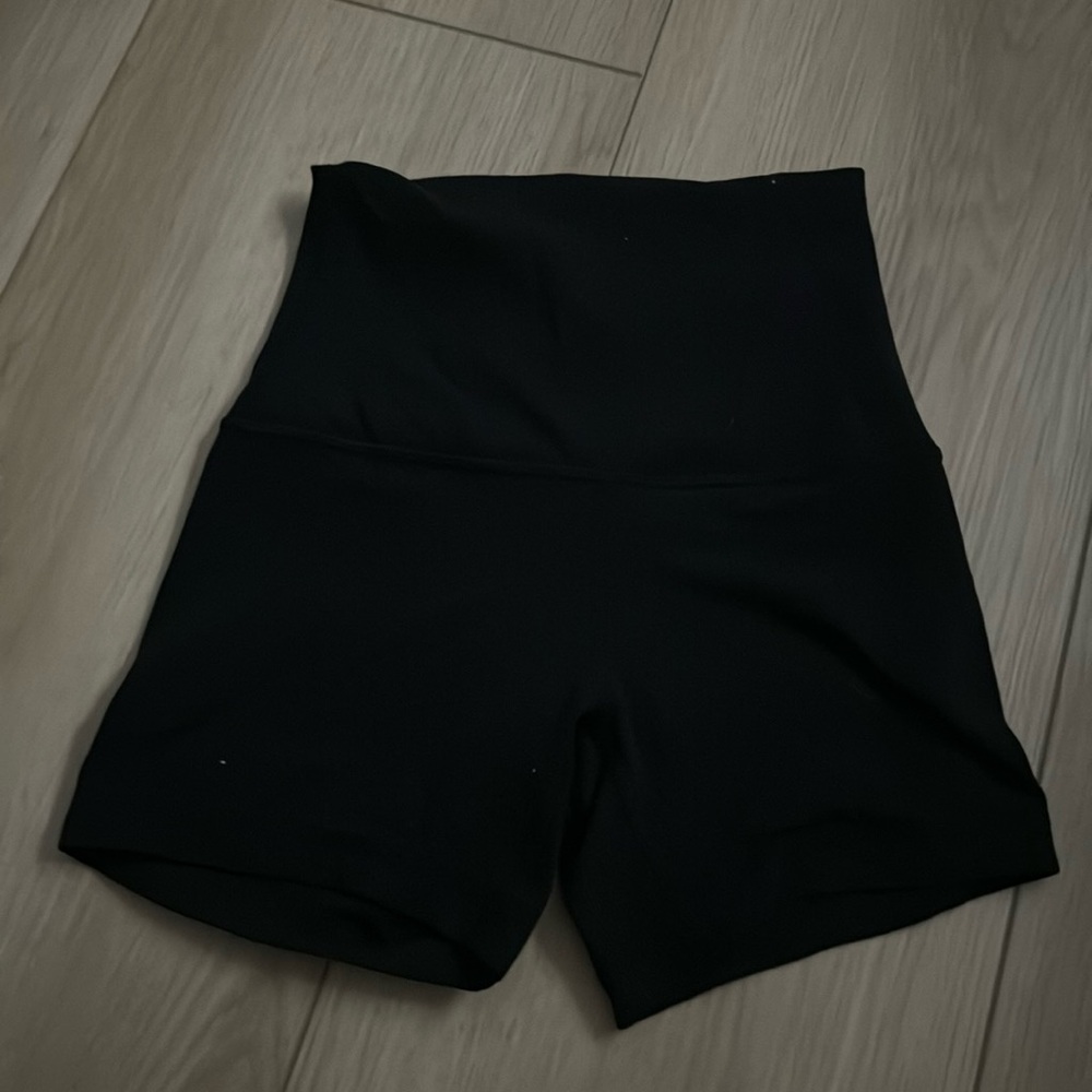 Lululemon alighn shorts in black, 4 inch